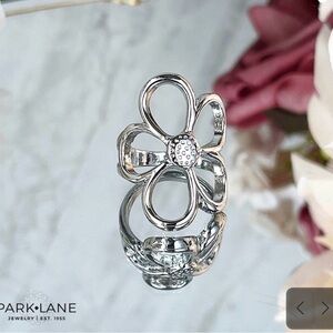 Park Lane “Petals” Rings! Size 8!! BNIB!!! New Meadow Muse Collection!!!!